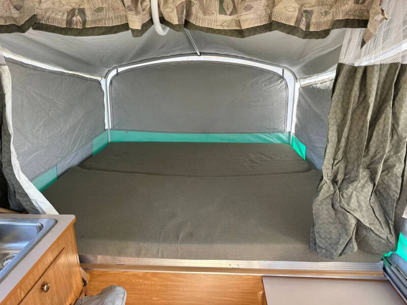 2004 Fleetwood RV POP UP