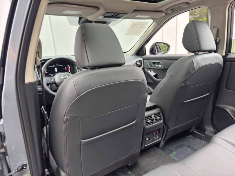 2025 Nissan Rogue Platinum