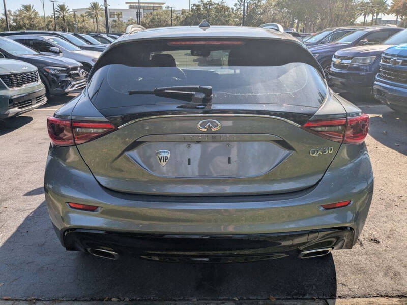 2018 Infiniti QX30 Essential
