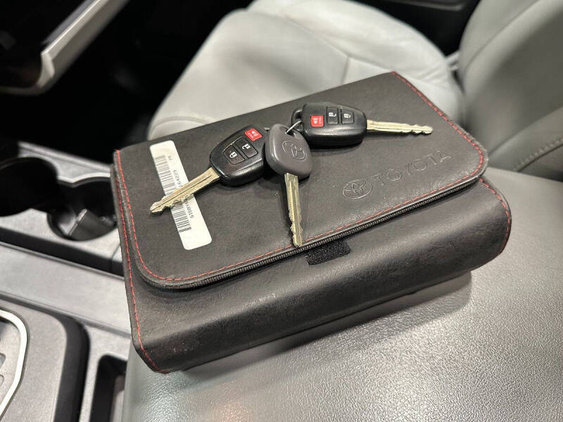 2018 Toyota Sequoia SR5