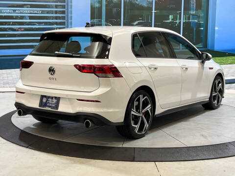 2024 Volkswagen Golf GTI SE