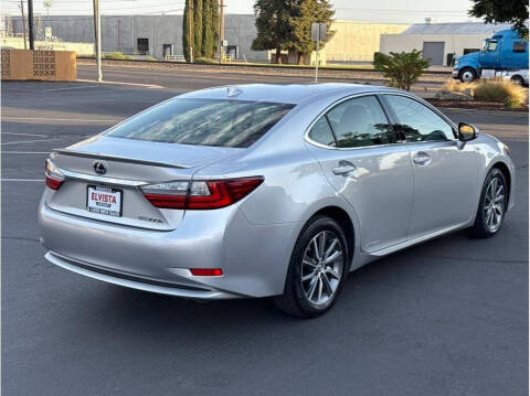 2016 Lexus ES 300h