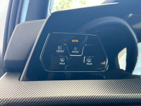2025 Volkswagen Golf GTI SE