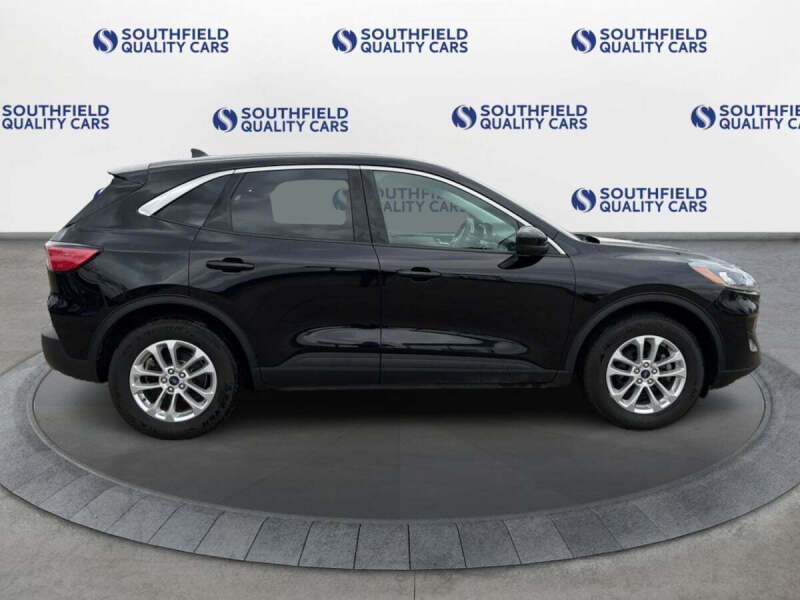 2021 Ford Escape Hybrid SE