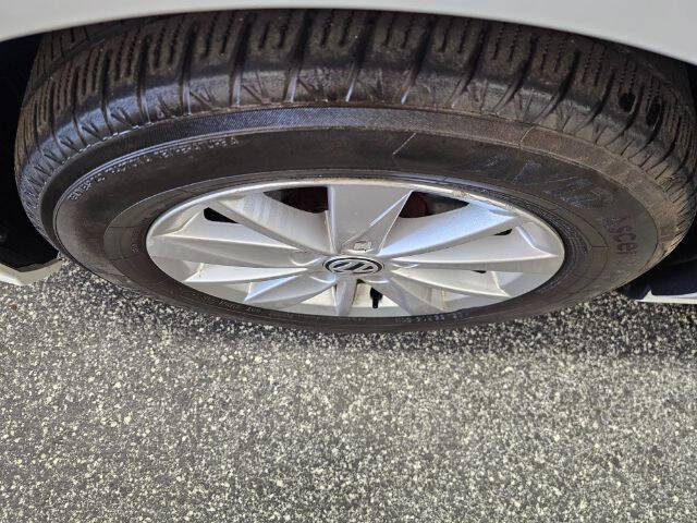 2019 Volkswagen Golf SE