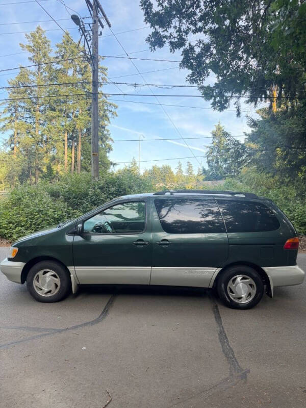 2000 Toyota Sienna LE