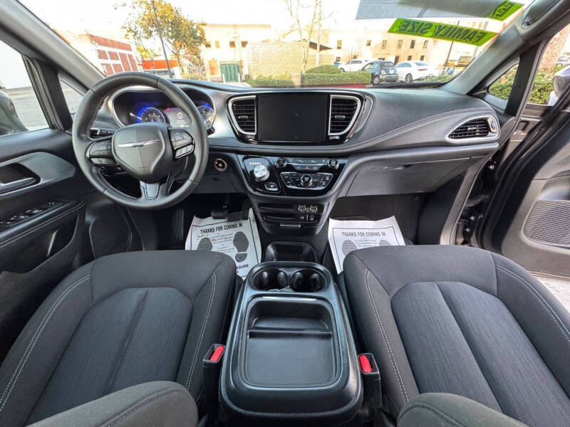 2022 Chrysler Pacifica Touring