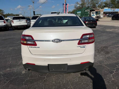 2017 Ford Taurus Limited