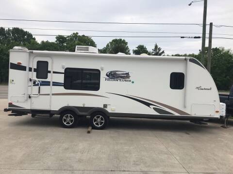 2013 Coachmen Freedom Express for sale at HIGHWAY 12 MOTORSPORTS in Nashville TN