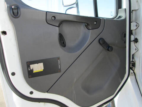 2005 Freightliner Business class M2