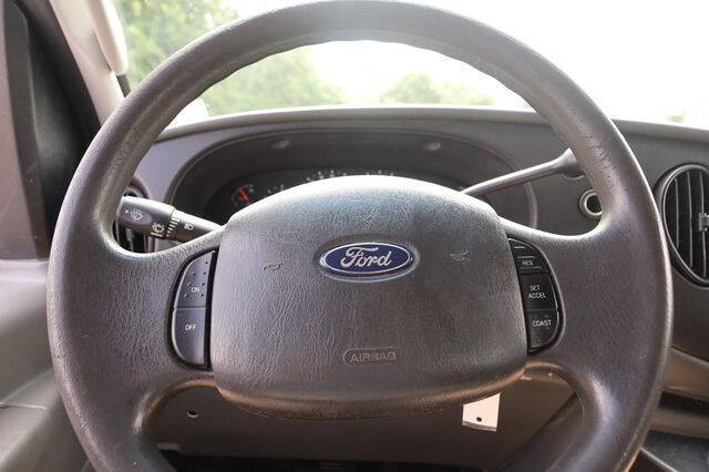 2008 Ford E-Series E-350 SD XLT