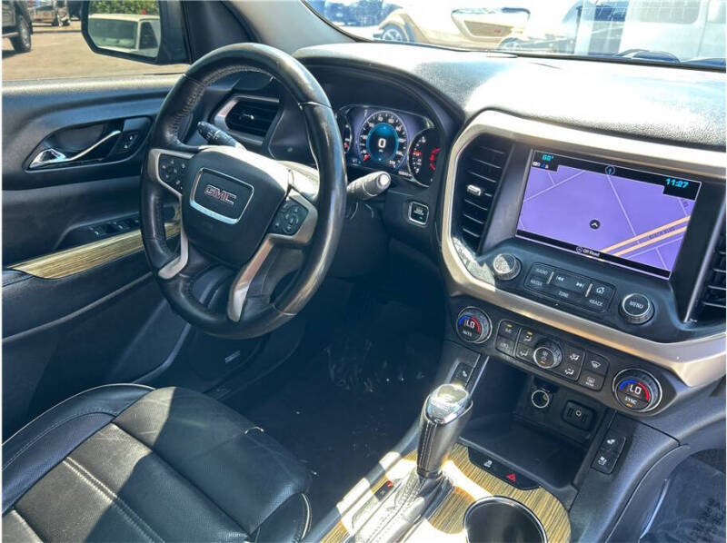 2017 GMC Acadia Denali