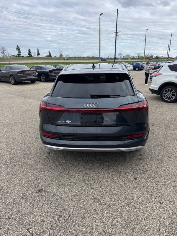 2019 Audi e-tron quattro Premium Plus
