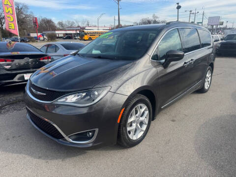 2017 Chrysler Pacifica Touring-L