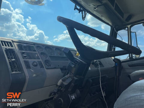 1999 Freightliner FL80