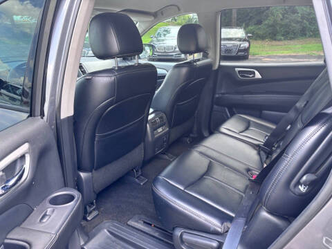 2017 Nissan Pathfinder SL