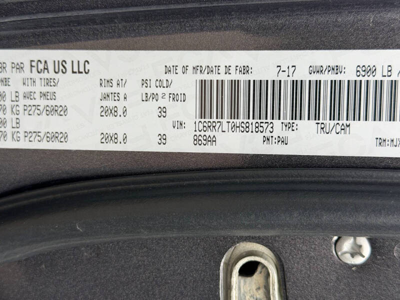 2017 RAM 1500 SLT