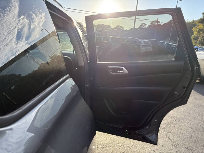 2017 Nissan Pathfinder SL