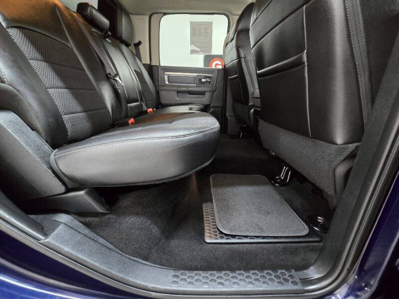 2017 RAM 1500 SLT