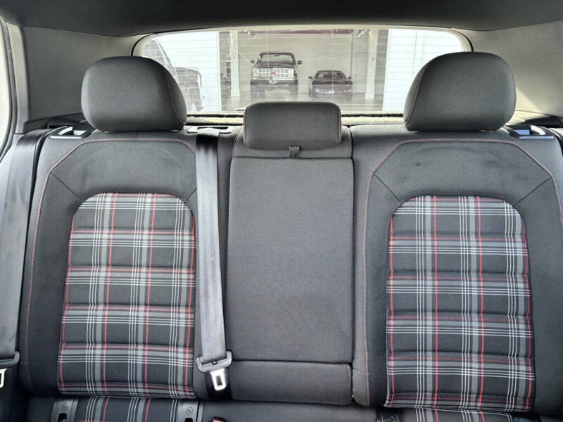 2017 Volkswagen Golf GTI S