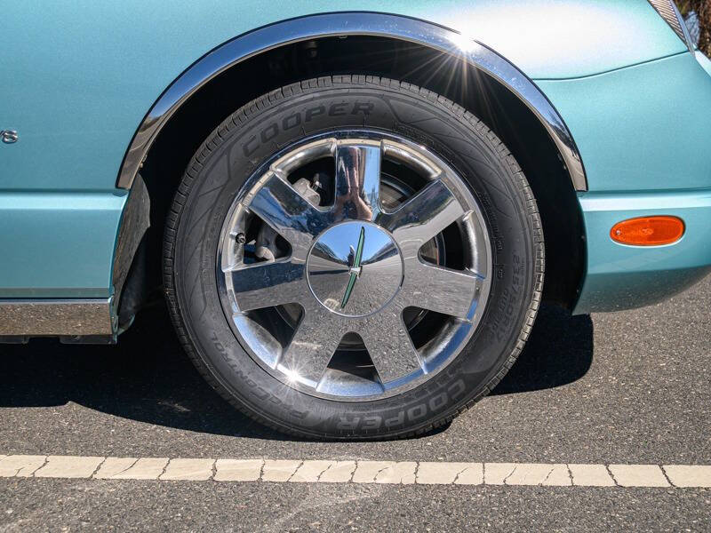 2002 Ford Thunderbird Deluxe