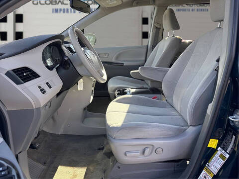 2012 Toyota Sienna