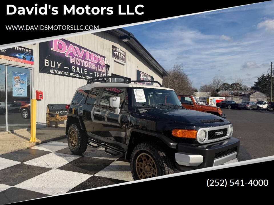 2013 Toyota FJ Cruiser Base's photo