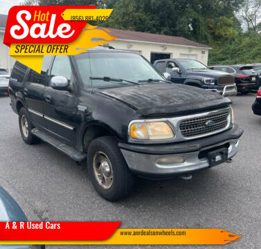 1998 Ford Expedition for sale at A & R Used Cars in Clayton NJ