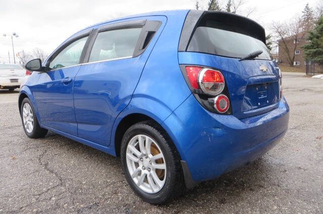 2016 Chevrolet Sonic LT photo 27