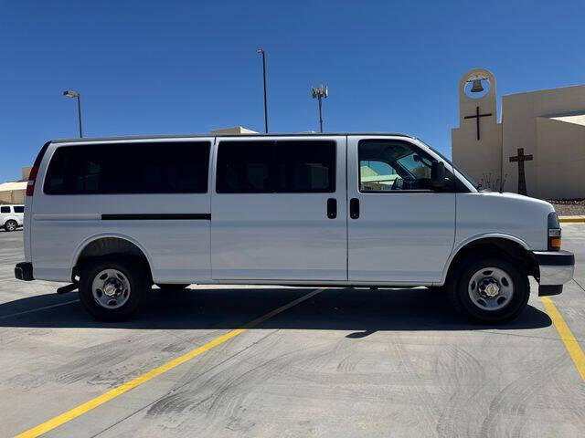 2025 Chevrolet Express LT 3500
