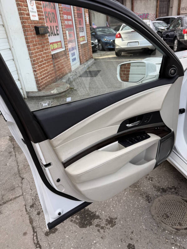 2014 Acura RLX w/Advance