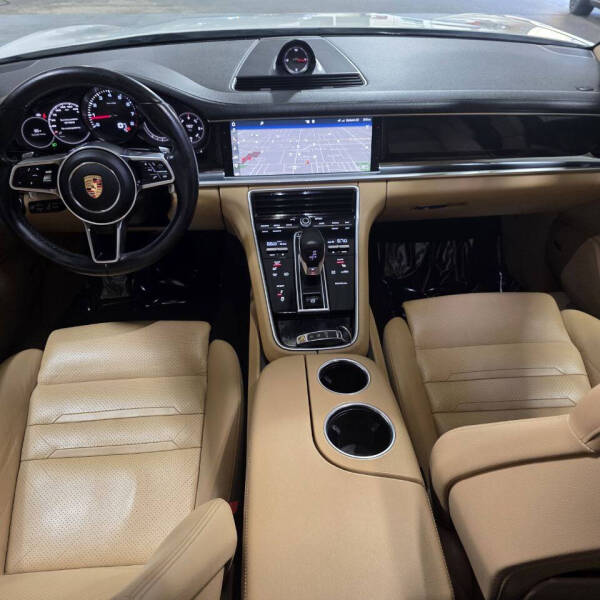 2017 Porsche Panamera