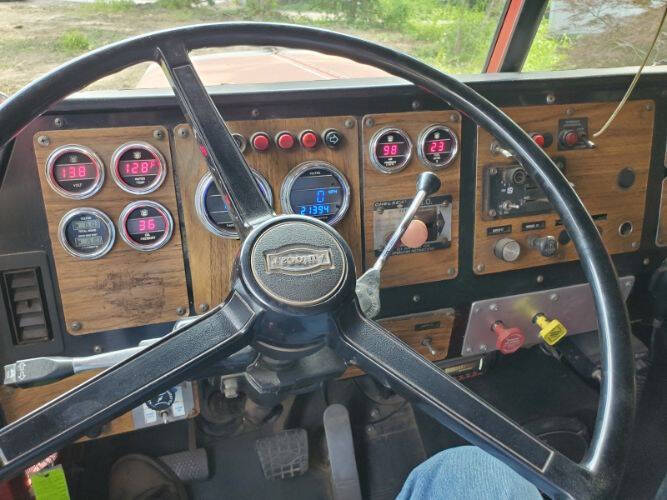 1973 Autocar Truck