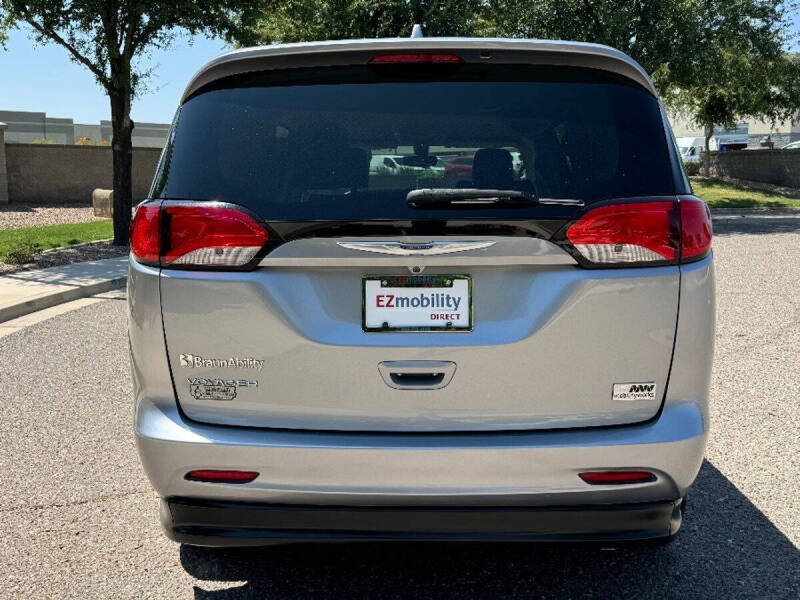 2020 Chrysler Voyager LXi