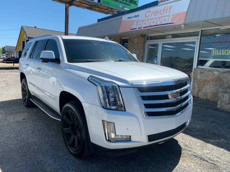 2016 Cadillac Escalade Luxury Collection