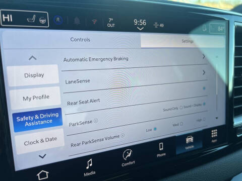 2026 Chrysler Voyager LX