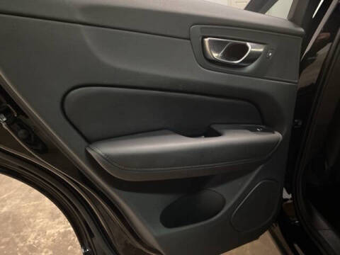 2025 Volvo XC60 B5 Plus Dark Theme