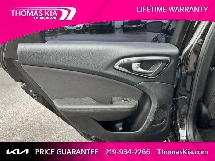 2015 Chrysler 200 Limited