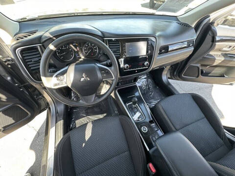 2020 Mitsubishi Outlander SE