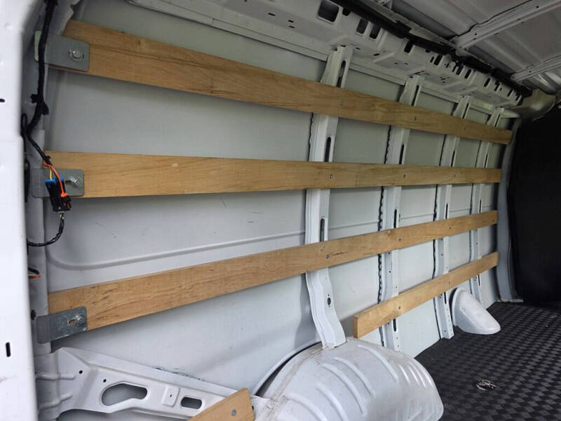 2023 GMC Savana 2500