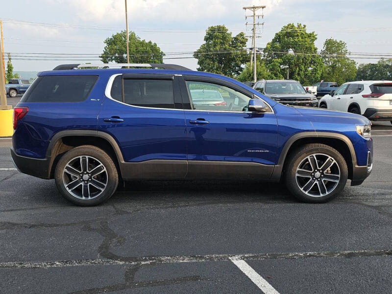 2023 GMC Acadia SLT