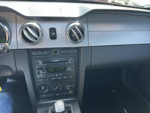 2008 Ford Mustang V6 Deluxe