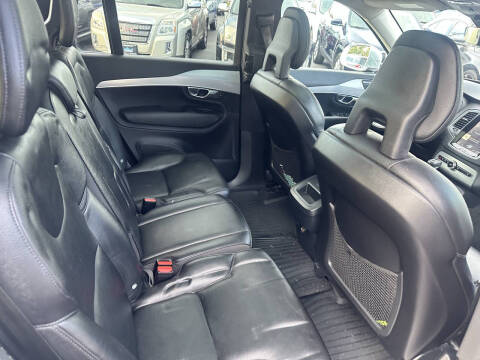 2016 Volvo XC90 T5 Momentum