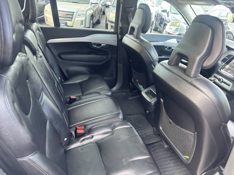 2016 Volvo XC90 T5 Momentum