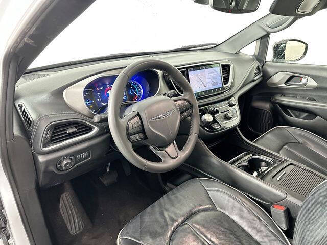 2024 Chrysler Pacifica Plug-In Hybrid Select