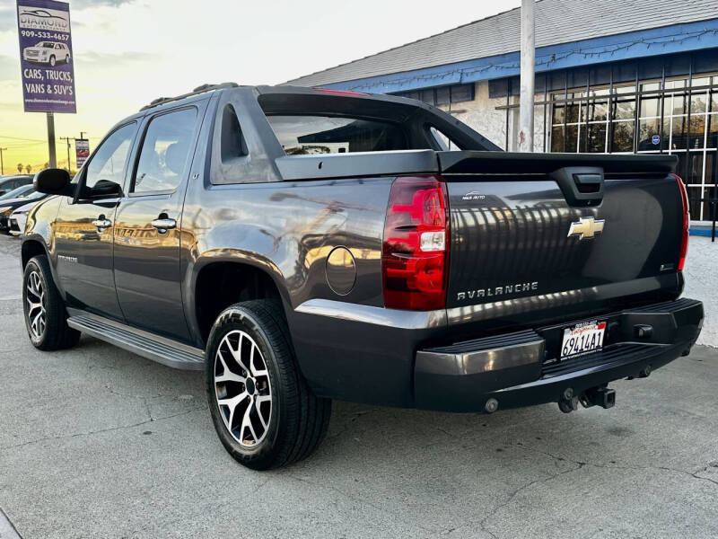 2011 Chevrolet Avalanche LT