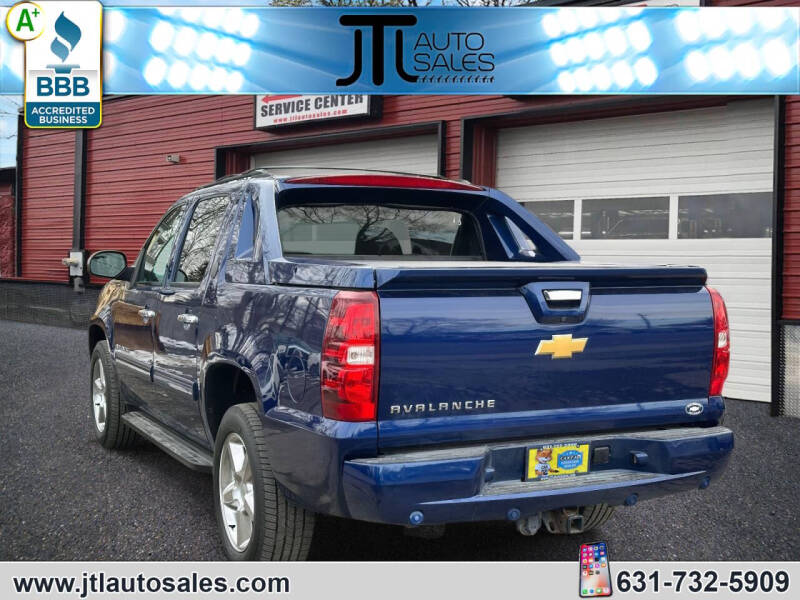 2013 Chevrolet Avalanche LT Black Diamond