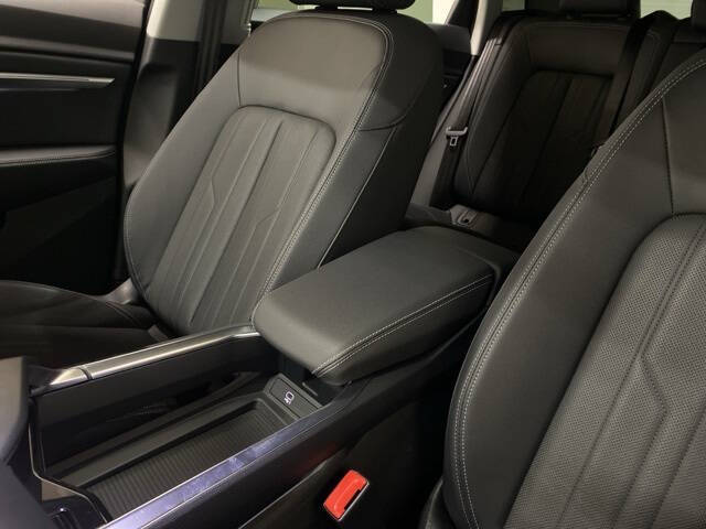 2023 Audi e-tron quattro Premium Plus