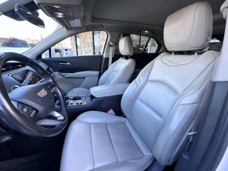 2020 Cadillac XT4 Premium Luxury