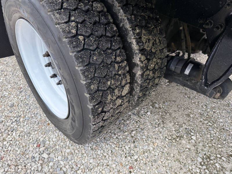 2022 Freightliner M2 106